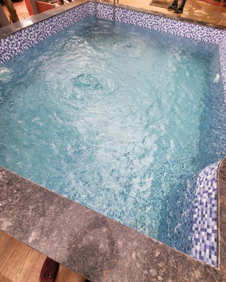 The Perfect Stays- Lal Mahal Villa With Disco Pool Lonavala Buitenkant foto